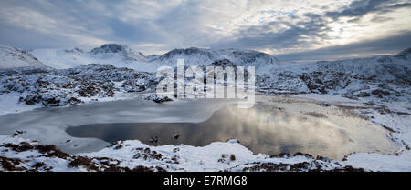 Großen Giebel von Innominate Tarn, Heuhaufen, Lake District, Cumbria, UK Stockfoto