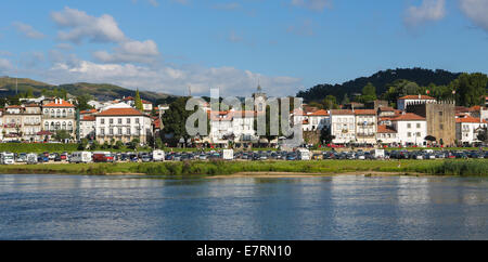 PONTE DE LIMA, PORTUGAL - 3. August 2014: Blick auf Ponte de Lima, eine Stadt in der nördlichen Minho-Region in Portugal. Stockfoto