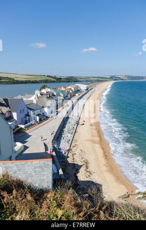 Slapton Sands und Torcross Beach in South Hams, Devon mit Slapton Ley Naturschutzgebiet im Hintergrund Stockfoto