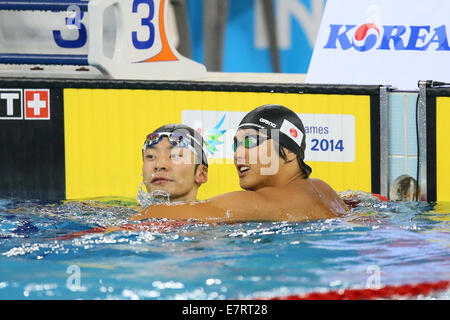 (L, R)  Ryosuke Irie, Junya Koga (JPN), 22. September 2014 - Schwimmen: Herren 50 m Rücken Finale Munhak Park Tae-Hwan Aquatics Center während der 2014 Incheon asiatische Spiele in Incheon, Südkorea.  (Foto von YUTAKA/AFLO SPORT) [1040] Stockfoto