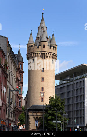 Eschenheimer Turm, erbaut im Jahre 1428 als Tor der Festung Frankfurt, Frankfurt Am Main, Hessen, Deutschland, Europa. 19. August 2014 Stockfoto