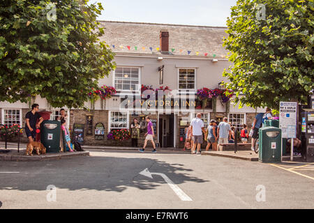 Victoria Inn Pub, Vorderstraße, Salcombe, South Hams, Devon, England, Vereinigtes Königreich. Stockfoto