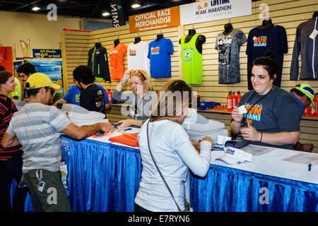 Miami Beach Florida, Convention Center, Center, Nissan Health and & Fitness Expo, Miami Marathon, halb, Laufen, Läufer, Verkäufer von Verkäufern, Stallstände bo Stockfoto