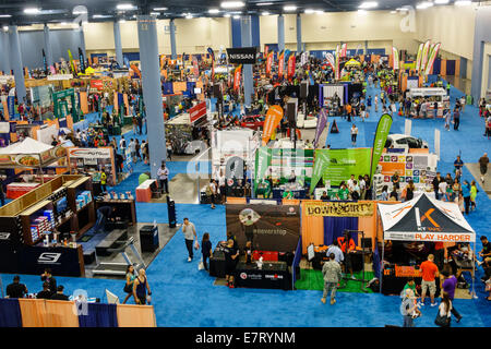 Miami Beach Florida, Convention Center, Center, Nissan Health & Fitness Expo, Miami Marathon, halb, Laufen, Läufer, Verkäufer Stände Stand Markt Stockfoto