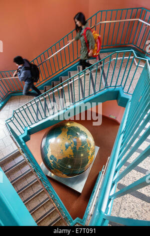 Los Angeles California, Downtown, LA, USC, University of Southern California, Campus, Universität, Hochschule, Hochschulbildung, Leavey Library, Treppen, Geländer, Glob Stockfoto