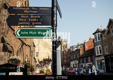 Straßenschilder für den Strand und John Muir Weg, North Berwick, East Lothian, Schottland Stockfoto