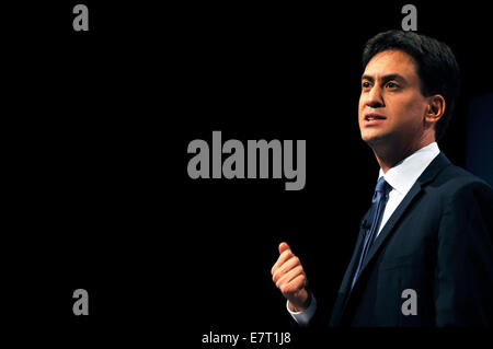 Manchester, UK. 23. Sep, 2014. Ed Miliband Labour Party Leader hält seine Rede an die Arbeitskonferenz in Manchester Dienstag, 23. September 2014 Credit: Della Batchelor/Alamy Live News Stockfoto