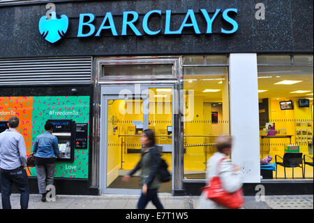 Piccadilly Circus, London, UK. 23. September 2014. Barclays Bank ist Geldstrafe £ 38 Millionen wegen Nichtumsetzung der sein Geld von den Kunden Kredit zu trennen: Matthew Chattle/Alamy Live News Stockfoto