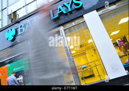 Piccadilly Circus, London, UK. 23. September 2014. Barclays Bank ist Geldstrafe £ 38 Millionen wegen Nichtumsetzung der sein Geld von den Kunden Kredit zu trennen: Matthew Chattle/Alamy Live News Stockfoto