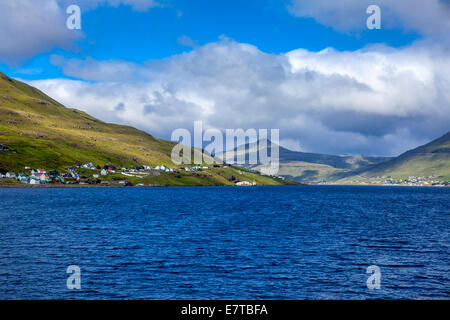 Ansicht eines Teils der Stadt Klaksvik auf den Färöer Inseln, Dänemark, im Nordatlantik. Stockfoto