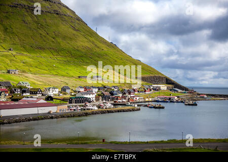 Ansicht eines Teils der Stadt Klaksvik auf den Färöer Inseln, Dänemark, im Nordatlantik. Stockfoto