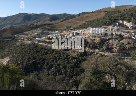 Bauarbeiten des Tua-Staudamms in der Douro-Region, Portugal Stockfoto