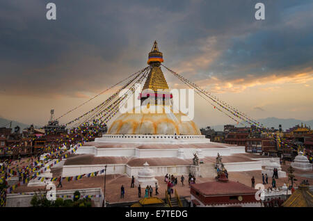 Sonnenuntergang über der Stupa von Boudhanath, Kathmandu, Nepal Stockfoto