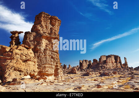 Bizarren Sandsteinfelsen in der Wüste Sahara, Tassili N'Ajjer, Algerien Stockfoto