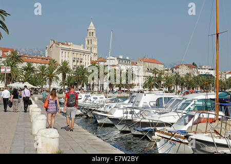 direkt am Meer und Marina, Split, Dalmatien, Kroatien Stockfoto