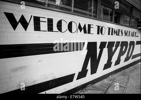 Willkommen zum Times Square. NYPD. Stockfoto