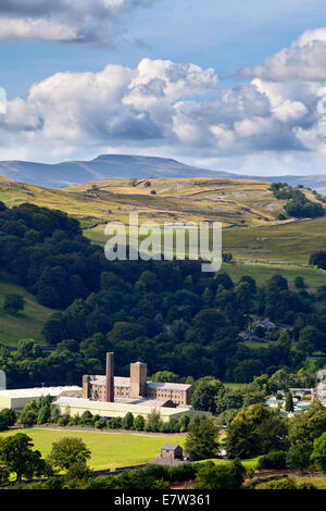 Langcliffe hohe Mühle in Ribblesdale aus Blua Klippen oben absetzen Yorkshire Dales England Stockfoto