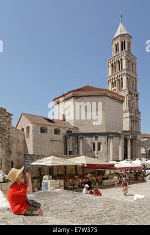 kleiner Junge fotografieren der Kathedrale von St. Domnius (Sv. Duje), Diokletian Palast, Split, Dalmatien, Kroatien Stockfoto