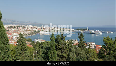 Panoramablick auf die Stadt vom Berg Marjan, Split, Dalmatien, Kroatien Stockfoto