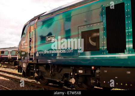 European Direct Rail Service Klasse 68006 gewagte Lokomotive geparkt vor dem Bahnhof in Dundee, Großbritannien Stockfoto