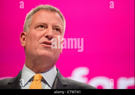 MANCHESTER, VEREINIGTES KÖNIGREICH. 24. September 2014. Bill de Blasio, Bürgermeister von New York City, befasst sich das Auditorium am Tag vier von der Labour Party Jahreskonferenz statt auf Manchester Central Convention Complex Credit: Russell Hart/Alamy Live News. Stockfoto