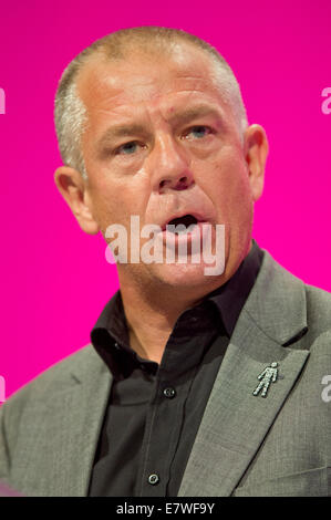 Manchester, UK. 24. September 2014. Tim Roache der GMB Union befasst sich das Auditorium am Tag vier von der Labour Party Jahreskonferenz statt auf Manchester Central Convention Complex Credit: Russell Hart/Alamy Live News. Stockfoto