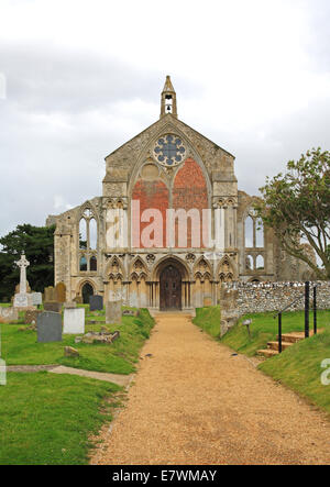 Die Kirche des Heiligen Kreuzes, Teil des zerstörten Priory von St Mary the Virgin in Binham, Norfolk, England, Vereinigtes Königreich. Stockfoto