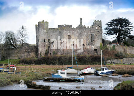 Ansicht des Laugharne Castle in Carmarthenshire, Wales UK Stockfoto