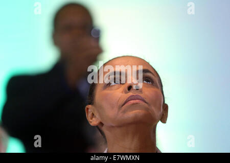 Sao Paulo. 24. Sep, 2014. Präsidentschaftskandidat des brasilianischen Sozialdemokratischen Partei Marina Silva besucht eine laufende Kampagne in Sao Paulo 24. September 2014. Brasilien hält die Präsidentschaftswahl am 5. Oktober. Bildnachweis: Rahel Patras/Xinhua/Alamy Live-Nachrichten Stockfoto