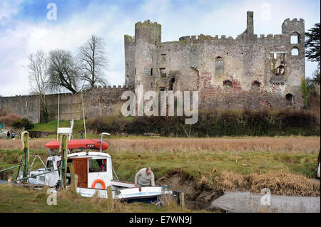 Ansicht des Laugharne Castle in Carmarthenshire, Wales UK Stockfoto