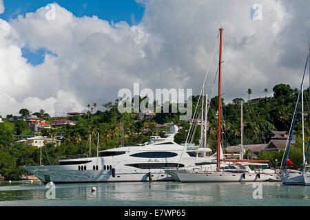 Luxus-Yachten, Marigot Bay, Castries, St. Lucia Stockfoto