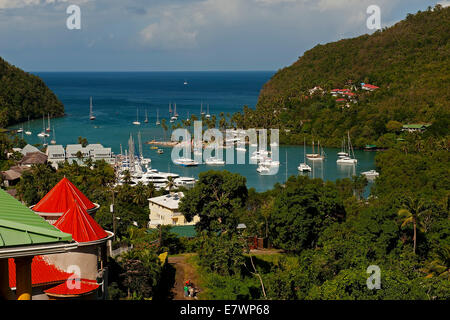 Boote im Hafen von Marigot Bay, Castries, St. Lucia Stockfoto