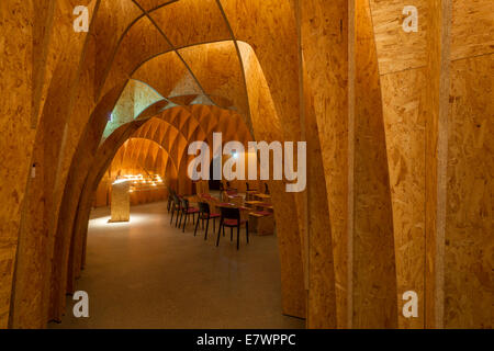 Interieur, Siegerland-Autobahn-Kirche an der Autobahn A45, von den Architekten Schneider und Schumacher, Wilnsdorf Stockfoto