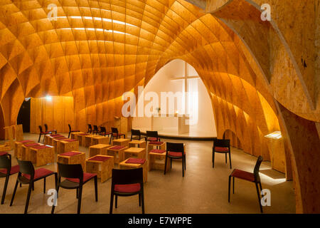 Interieur, Siegerland-Autobahn-Kirche an der Autobahn A45, von den Architekten Schneider und Schumacher, Wilnsdorf Stockfoto