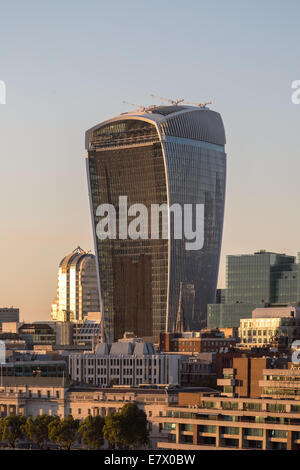 London, UK. 24. September 2014. Das Walkie-Talkie Gebäude im Herbst Sonnenuntergang 2014 Credit: Guy Corbishley/Alamy Live News Stockfoto