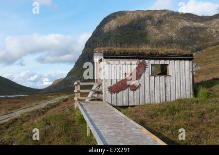 Das North Harris Eagle Observatorium in Glen Mevaig bietet eine gute Chance Steinadler zu betrachten. Stockfoto