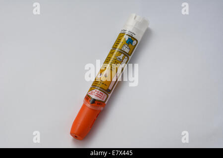 Adrenalin-Injektoren, gemeinhin als Epipens Stockfoto