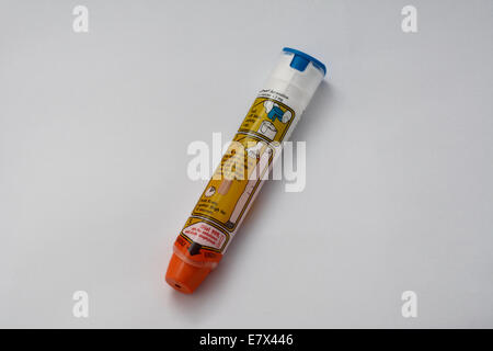 Adrenalin-Injektoren, gemeinhin als Epipens Stockfoto