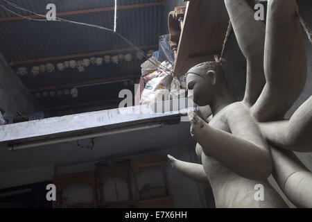 Dhaka, Bangladesch. 25. Sep, 2014. Die Skulptur Fot Durga Puja an alten Dhaka © Zakir Hossain Chowdhury/ZUMA Draht/Alamy Live News Stockfoto