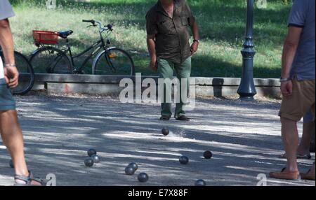 Petanque Spiel in Fontvieille, Bouches-du-Rhône, Provence-Alpes-Cote d ' Azur, Frankreich, Stockfoto