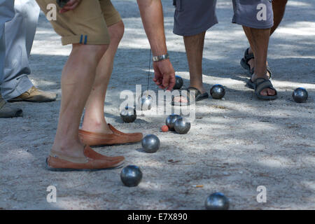 Petanque Spiel in Fontvieille, Bouches-du-Rhône, Provence-Alpes-Cote d ' Azur, Frankreich, Stockfoto