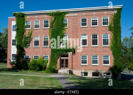 Ein Blick auf Rhodos Hall an der Acadia University. Stockfoto