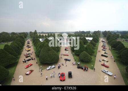 LONDON, ENGLAND - 06. SEPTEMBER: Ein Blick vom Dach des Hampton Court Palace - Concours der Eleganz Hampton Court Palace - Lon Stockfoto