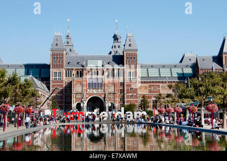 (Museumplein) Rijksmuseum Amsterdam Niederlande Niederländisch Museum (1876-1885 Architekten Petrus Josephus Hubertus Cuypers 1827-192 Stockfoto