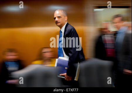 Justizminister ERIC HOLDER von seinem Amt zurücktritt, so das Justizministerium. Er bleibt im Amt, bis ein Nachfolger ernannt und bestätigt ist. Halter, 82. Attorney General und der erste Afroamerikaner in dieser Position dienen hatte zuvor gesagt, er plante, Büro bis Ende dieses Jahres verlassen. Im Bild - kommt 8. März 2012 - Washington, District Of Columbia, US - Justizminister Eric Holder, um vor dem Senatsausschuss Mittel auf dem Capitol Hill am Donnerstag über das FY2013 Budget für das Justizministerium zu bezeugen. (Credi Stockfoto