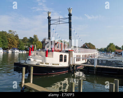 Der Raddampfer, The New Orleans, liegt an der Themse in Henley-on-Thames, Oxfordshire, Großbritannien Stockfoto