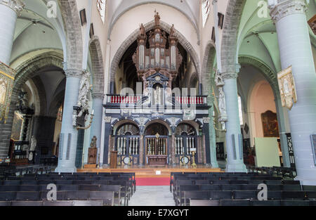 Brügge, Belgien - 12. Juni 2014: Das Kirchenschiff der st. Jacobs Kirche (Jakobskerk). Stockfoto