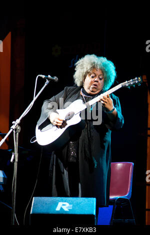 Perugia, Italien 19. Juli 2014: Künstler statt eines Verfahrensbeteiligten auf öffentlichen Platz beim Umbria Jazz Festival Stockfoto