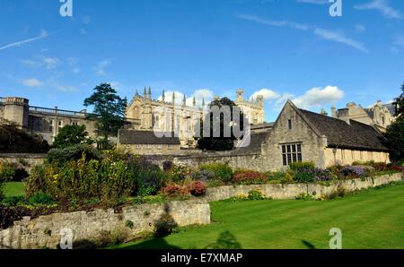 War Memorial Garden in Christ Church Collage Oxford um Kollegiumsmitglieder im ersten Weltkrieg, den Garten fiel zu gedenken Stockfoto