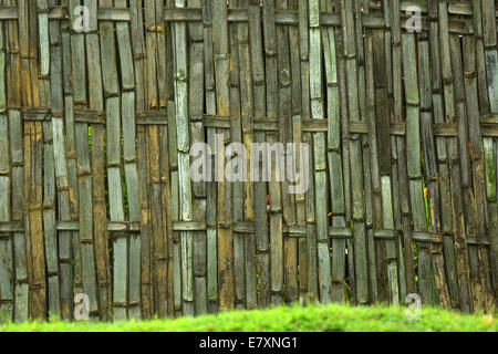 Alten Bambuszaun Stockfoto